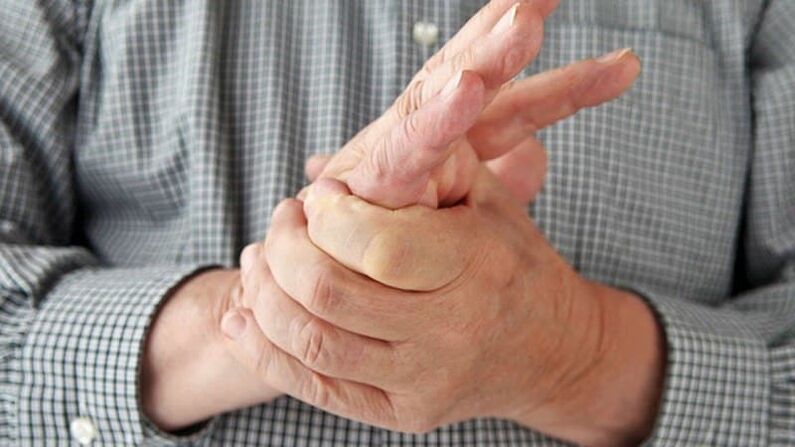 Wie man Schmerzen in den Fingerspitzen loswerden